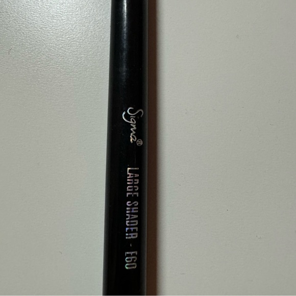 Sigma Beauty Other - Sigma large shader E60